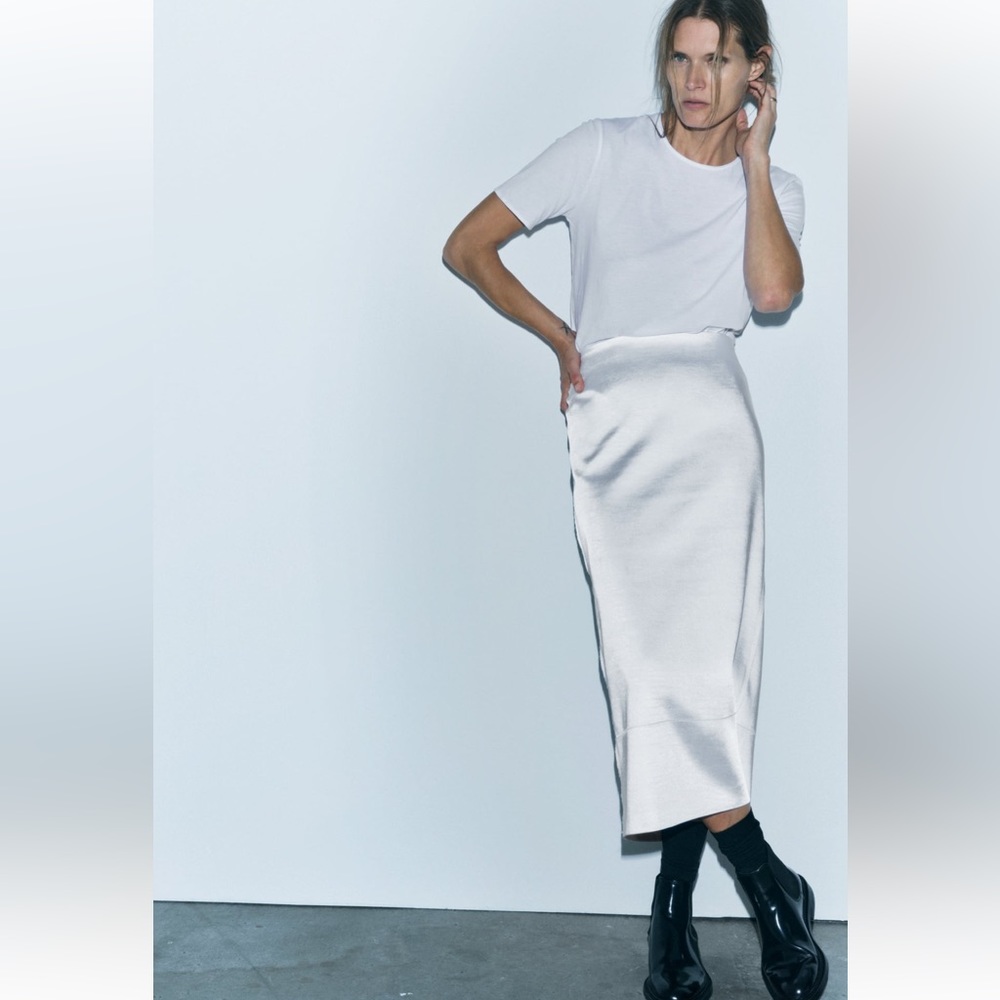 Zara Satin Effect High Waist Midi Skirt Back slit Oyster White Thick NWT - Picture 2 of 16